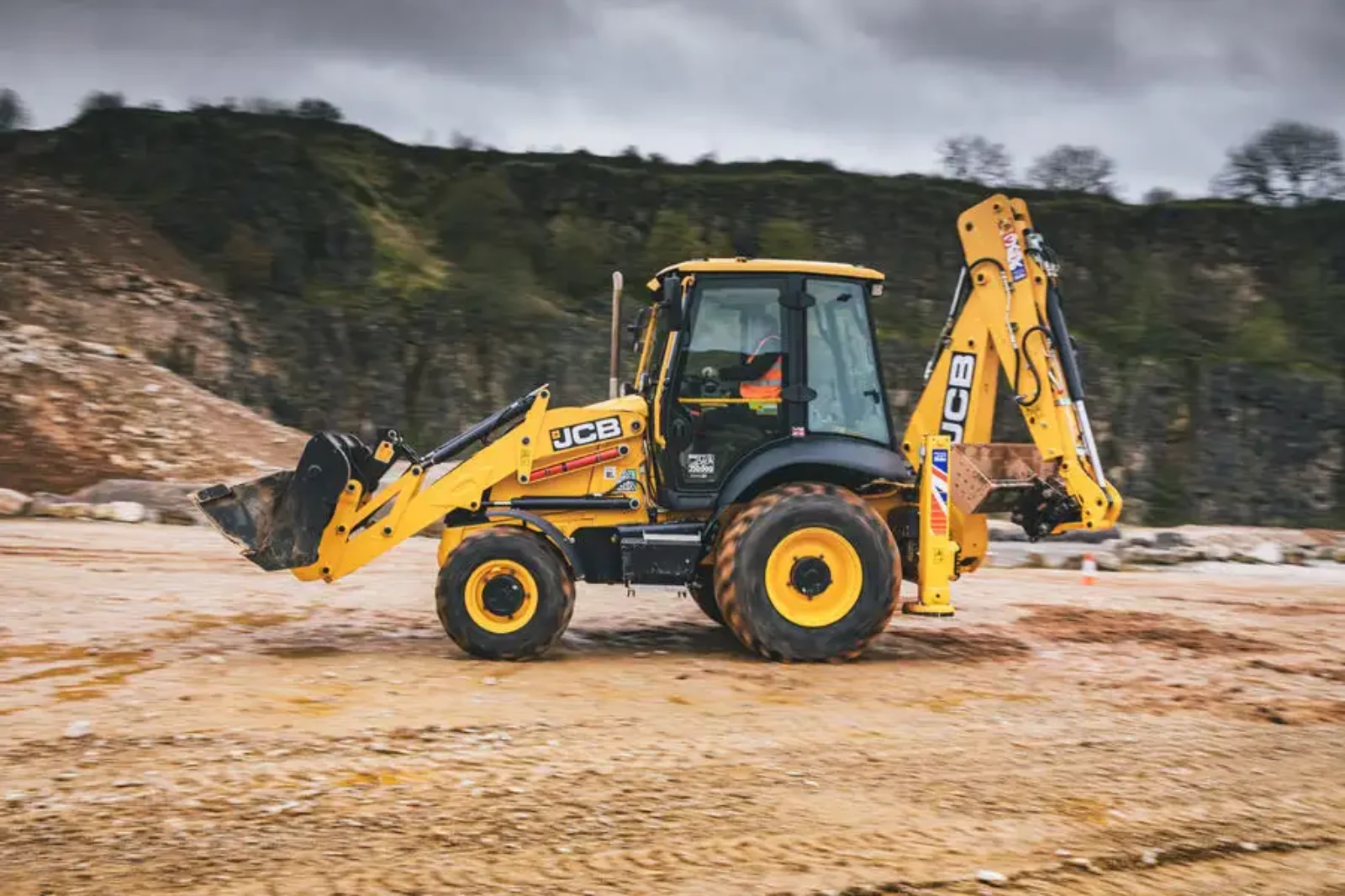 JCB OPERATÖRÜ