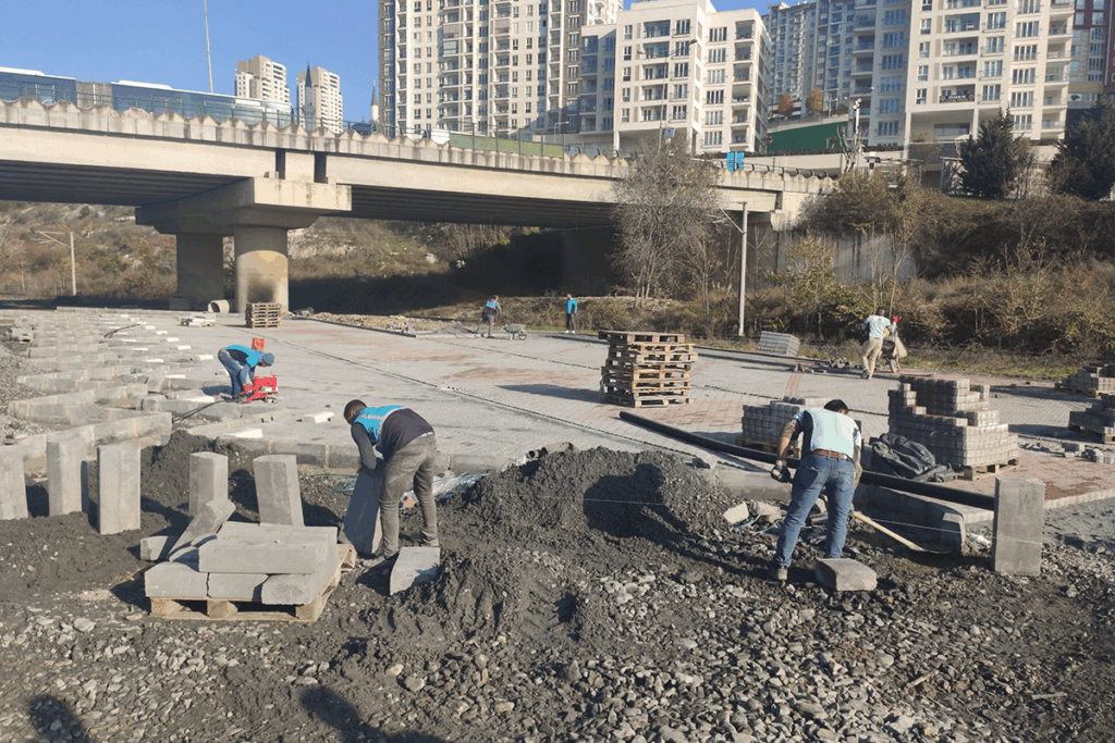 YOL VE ÇEŞİTLİ SANAT YAPILARI YAPILMASI