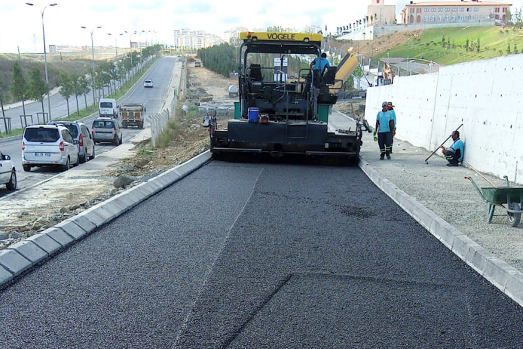SOKAK VE CADDELERDE ALTYAPI ÜSTYAPI İŞLERİ SOKAK VE CADDELERDE ALTYAPI ÜSTYAPI İŞLERİ