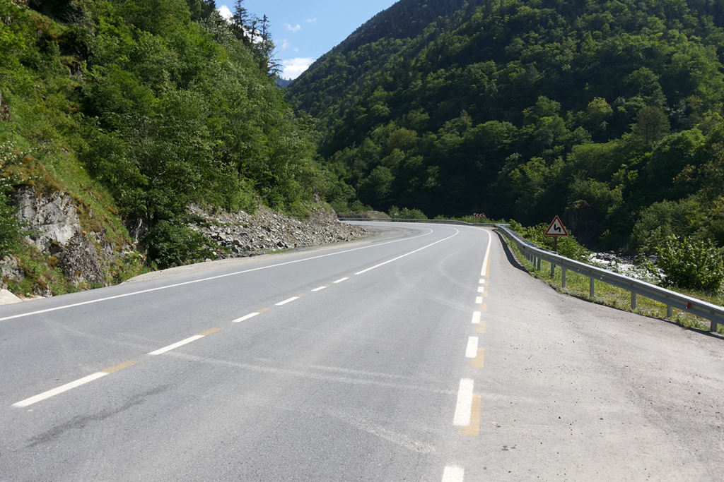 UZUNGÖL YOLUNDA ÜSTYAPI YAPILMASI İŞİ UZUNGÖL YOLUNDA ÜSTYAPI YAPILMASI İŞİ