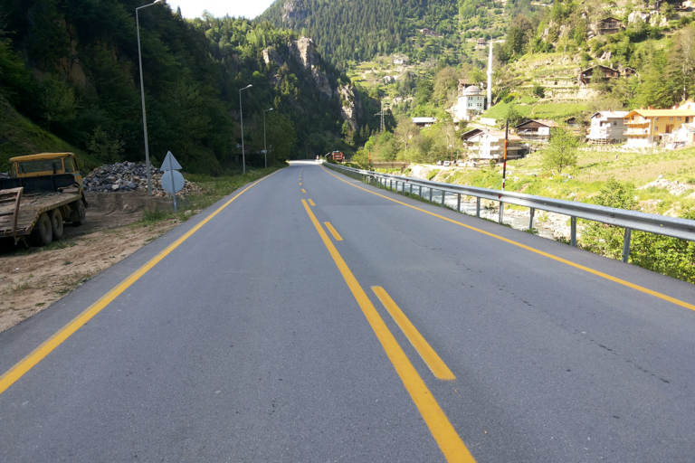 UZUNGÖL YOLUNDA ÜSTYAPI YAPILMASI İŞİ