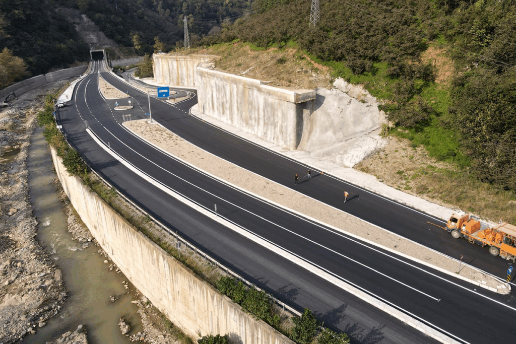 KÖPRÜ VE YOL YAPIMI PROJESİ