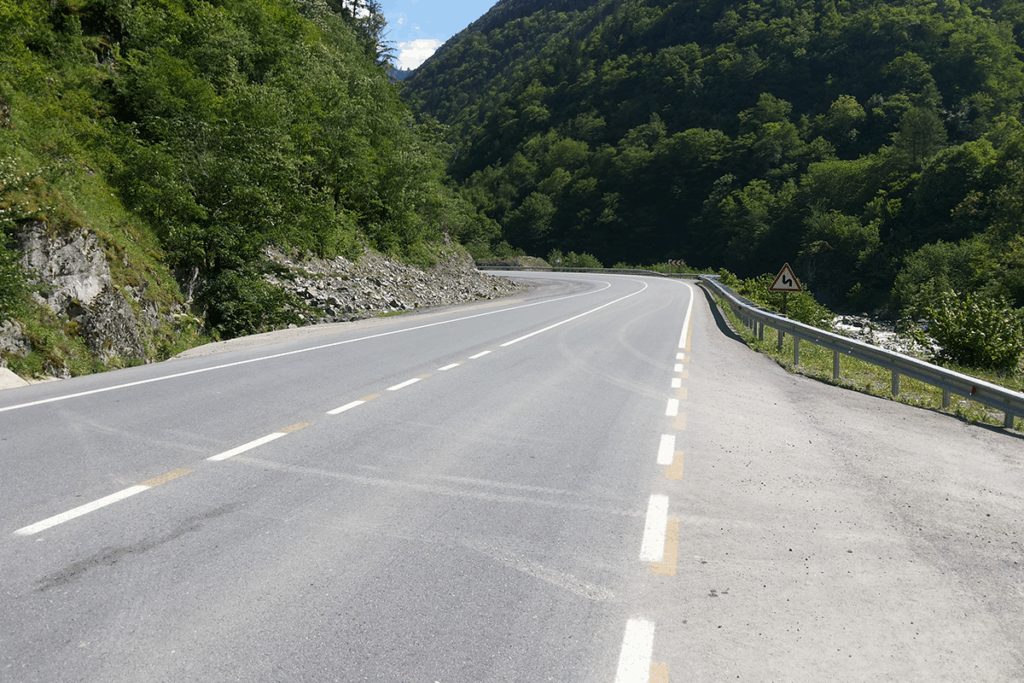UZUNGÖL YOLUNDA MODERN ALTYAPI